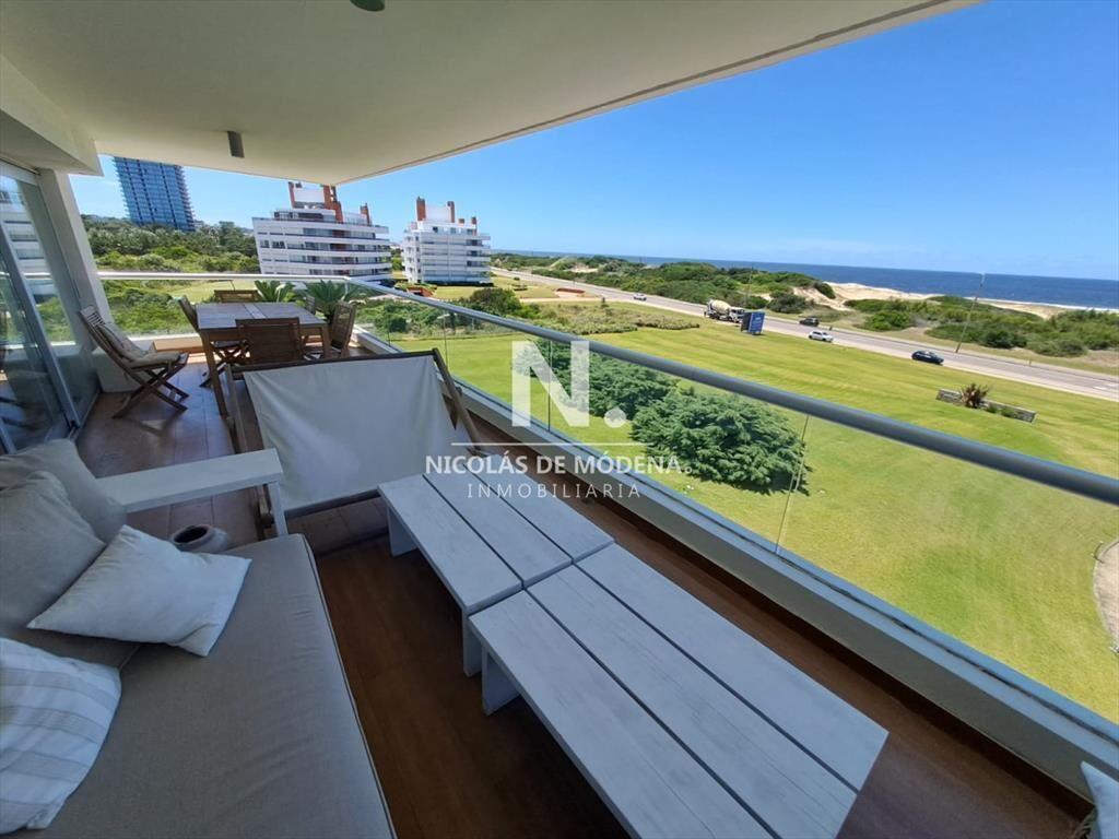 Alquiler en punta del este 3 dormitorios sobre el mar Brava