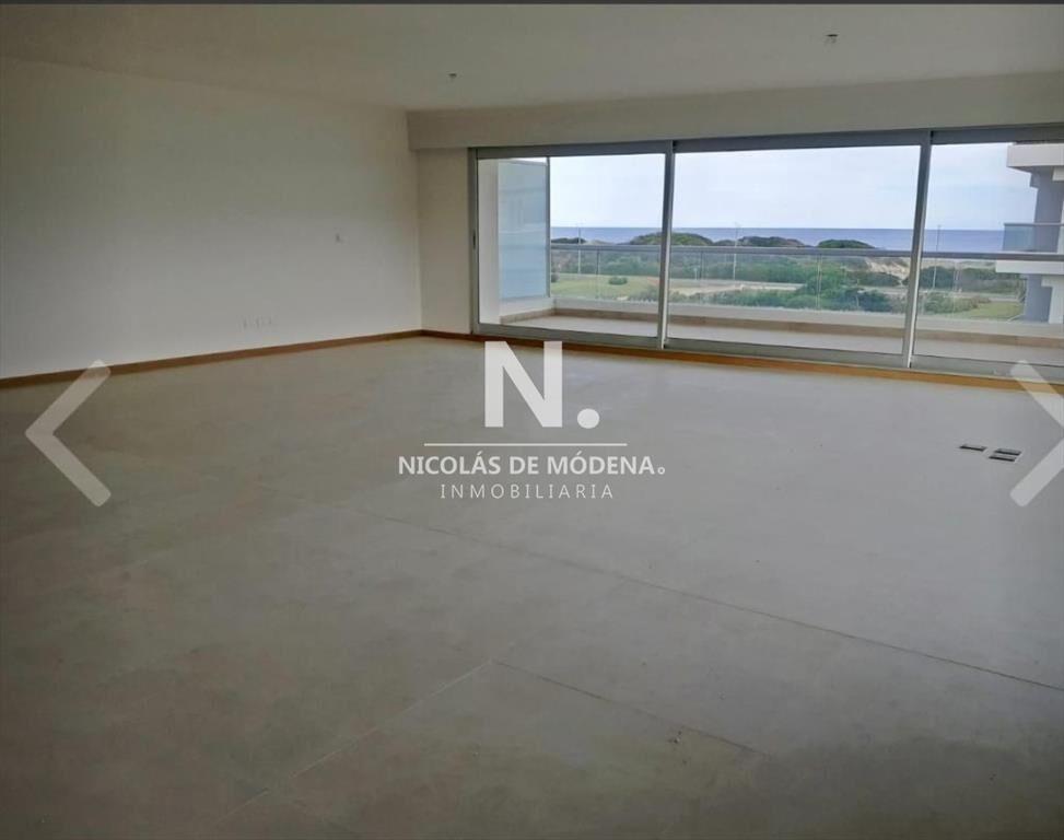Departamento en venta de 3 dormitorios en suite.
