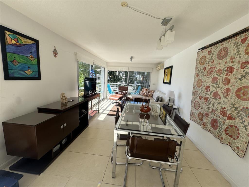 Apartamento de 3 dormitorios en venta en la zona