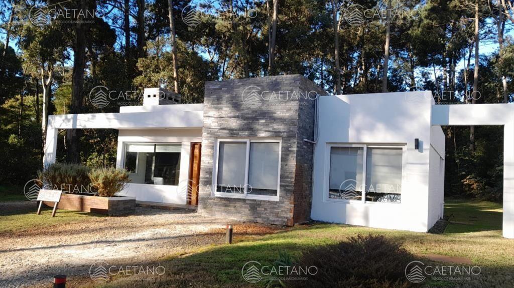 Casa en Punta Ballena, Complejo Solanas