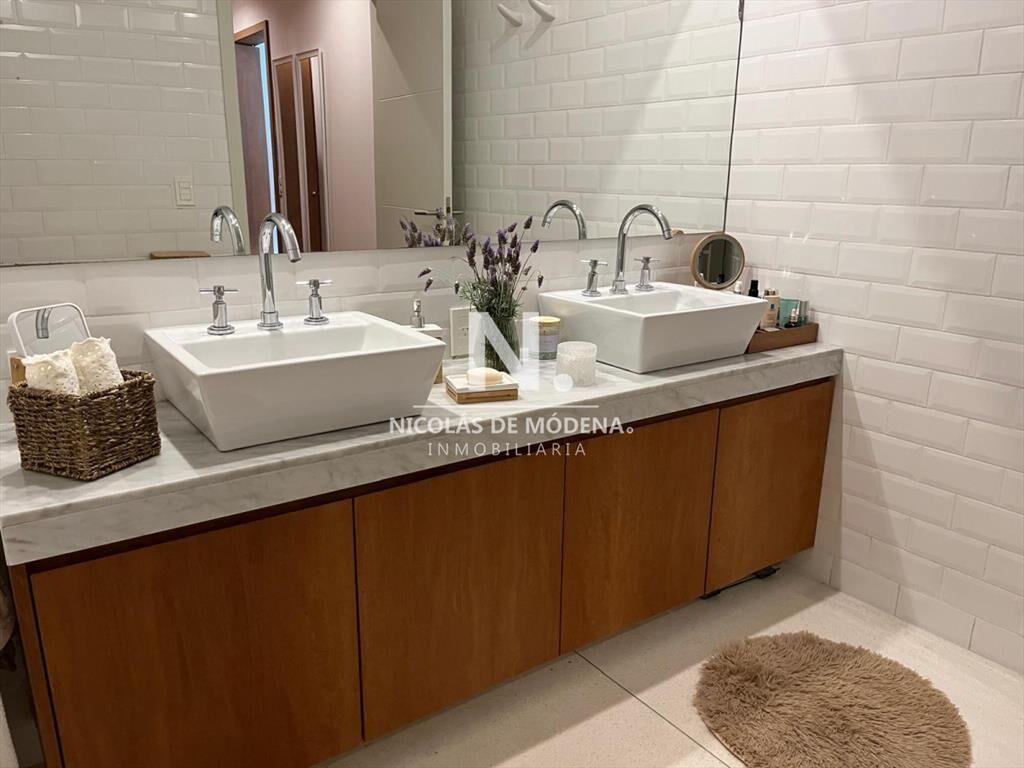 Casa en venta de 3 dormitorios en Punta del Este.