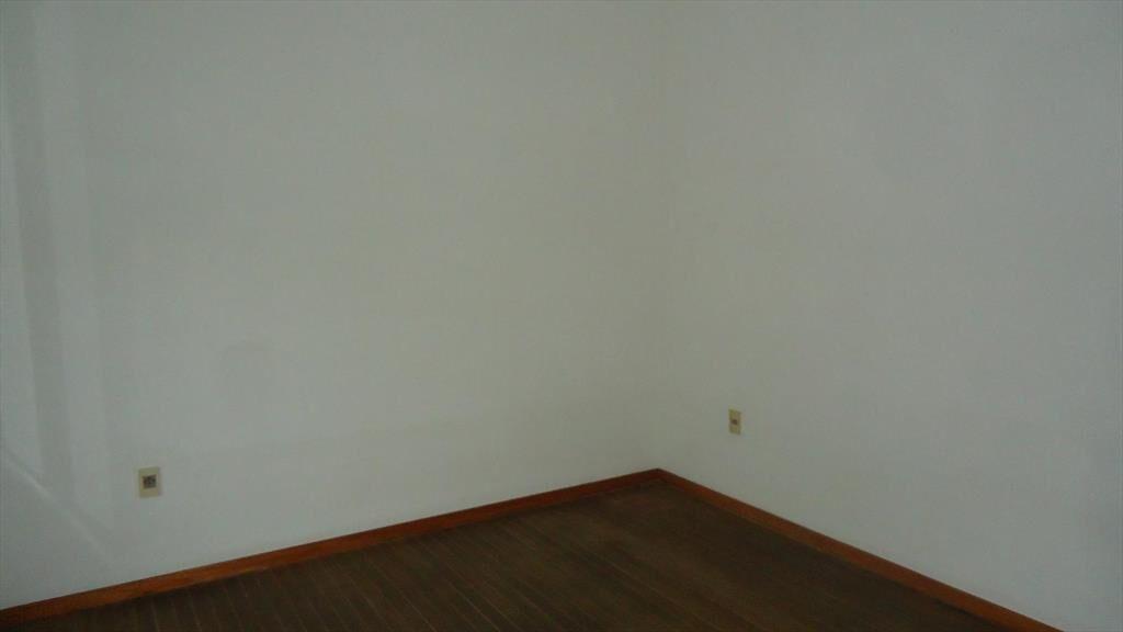 Apartamento, 1 dorm, interior, primer piso por escalera, pr