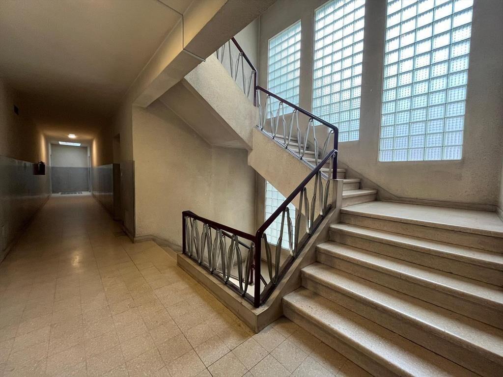 Venta apartamento de dos dormitorios con patio. Tres Cruce