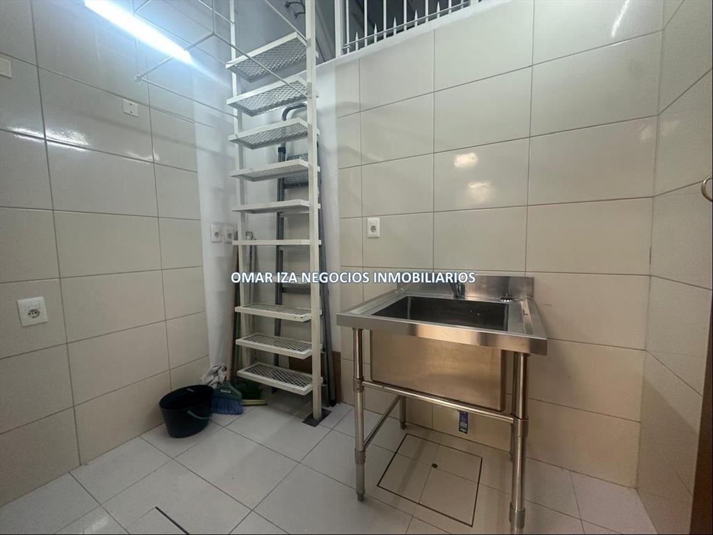 Alquiler local comercial FRENTE SHOPPING TRES CRUCES tienda