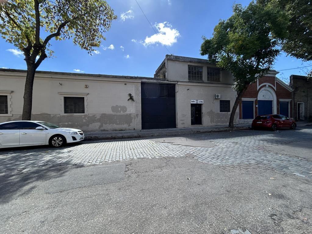 ALQUILER GRAN LOCAL Y DEPÓSITO
