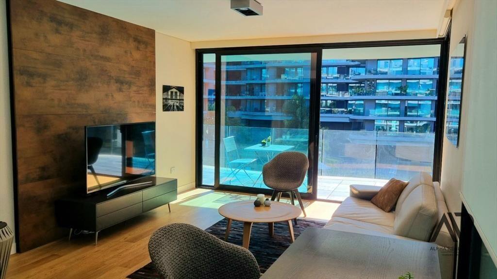 Venta De Amplio Apartamento 1 Dormitorios + Garaje Y Box...