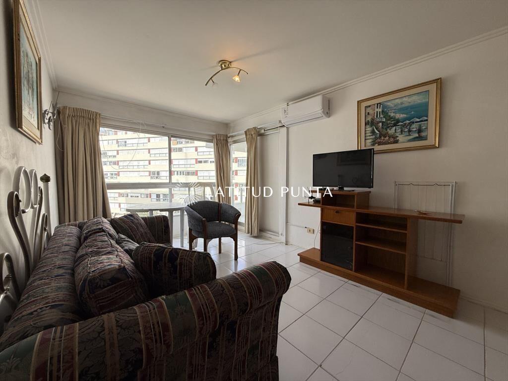 Apartamento de 1 dormitorio y medio en Brava