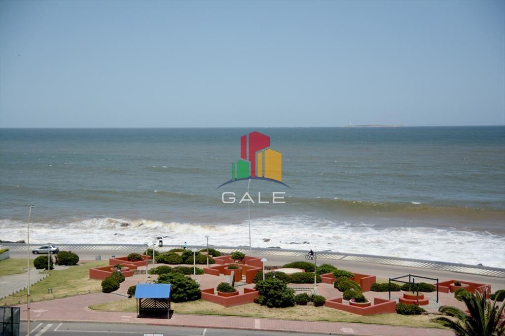Departamento de 3 dormitorios con terraza con en
