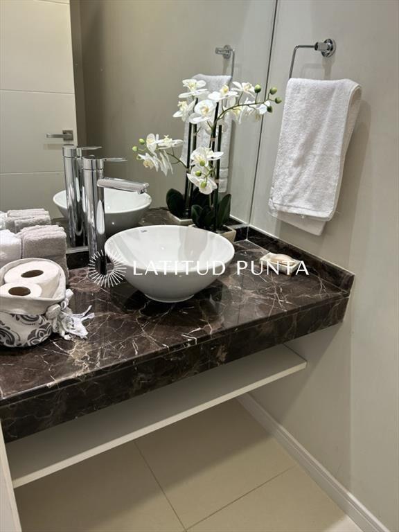 Crucero, apartamento de 3 dormitorios en primera