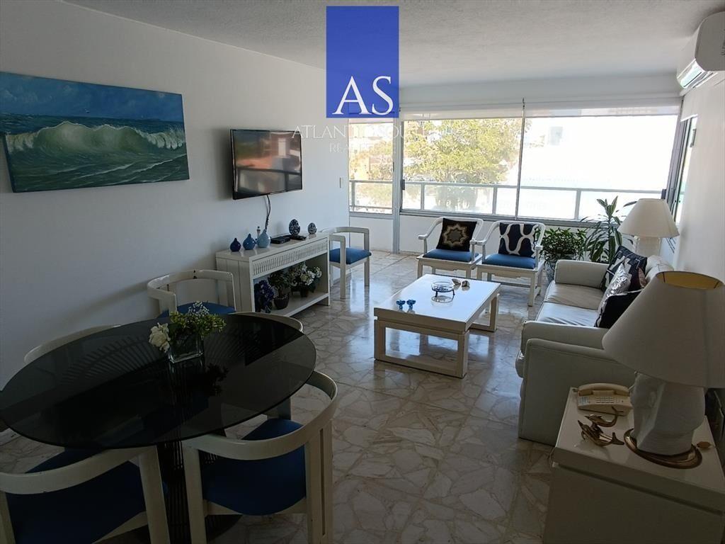Apartamento 2 dormitorios + dependencia con en