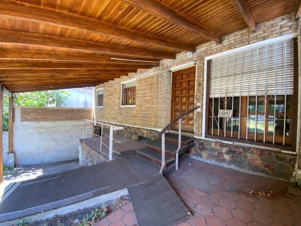 VENTA CASA 2 DORMITORIO GRAN GARAJE. LA TEJA