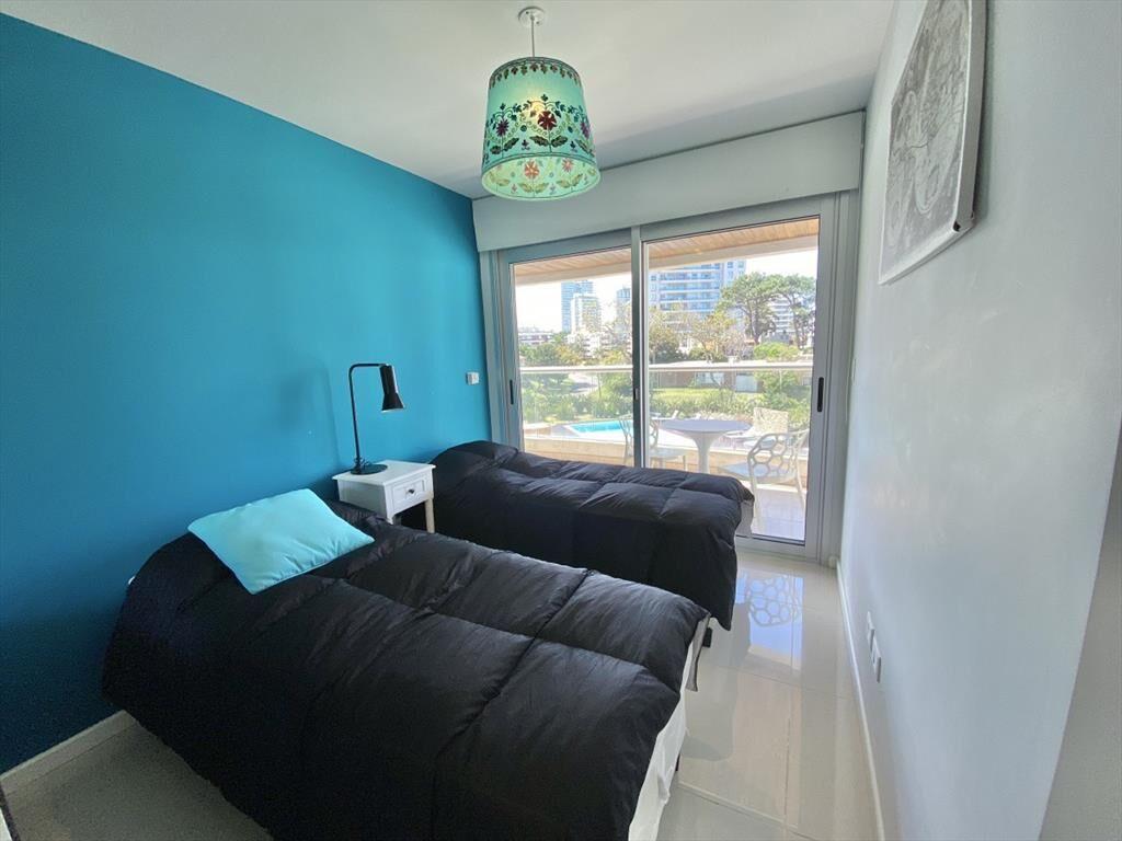 VENTA DE APARTAMENTO DE 3 DORMITORIOS - PLAYA