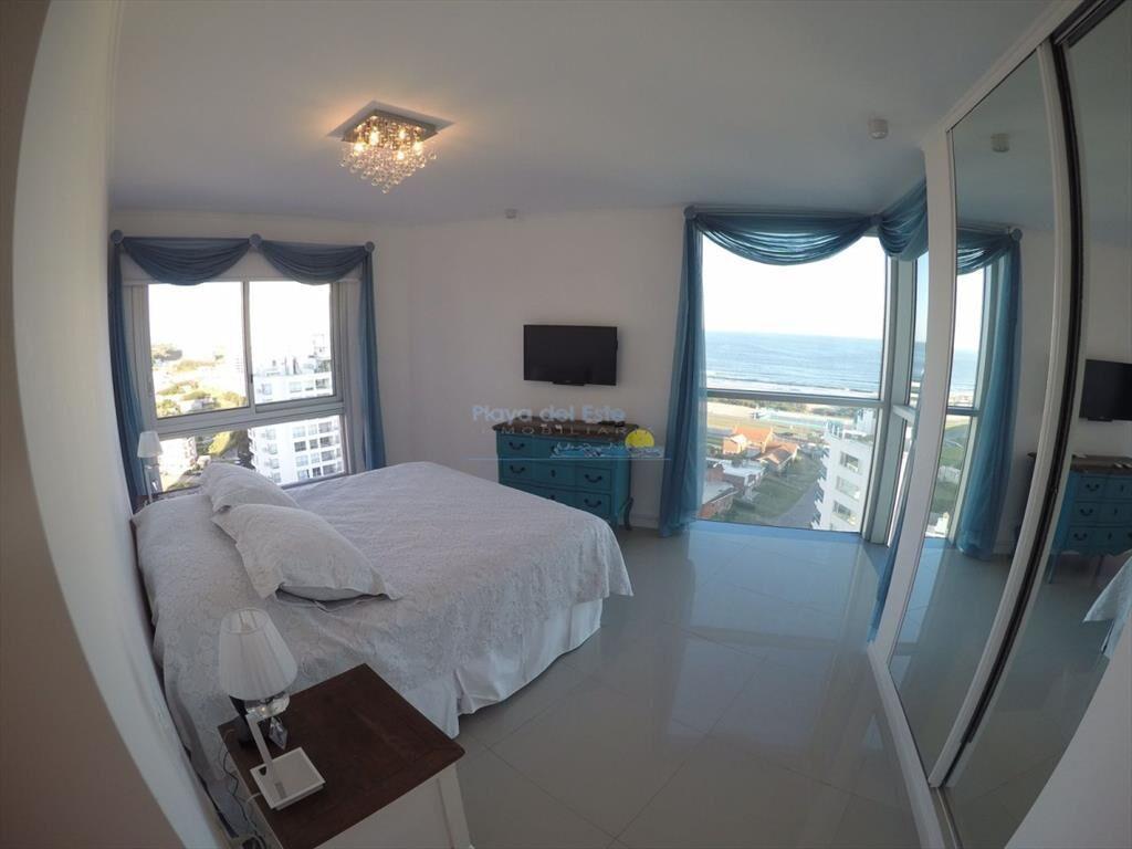 Apartamento en alquiler de 3 dormitorios en Punta