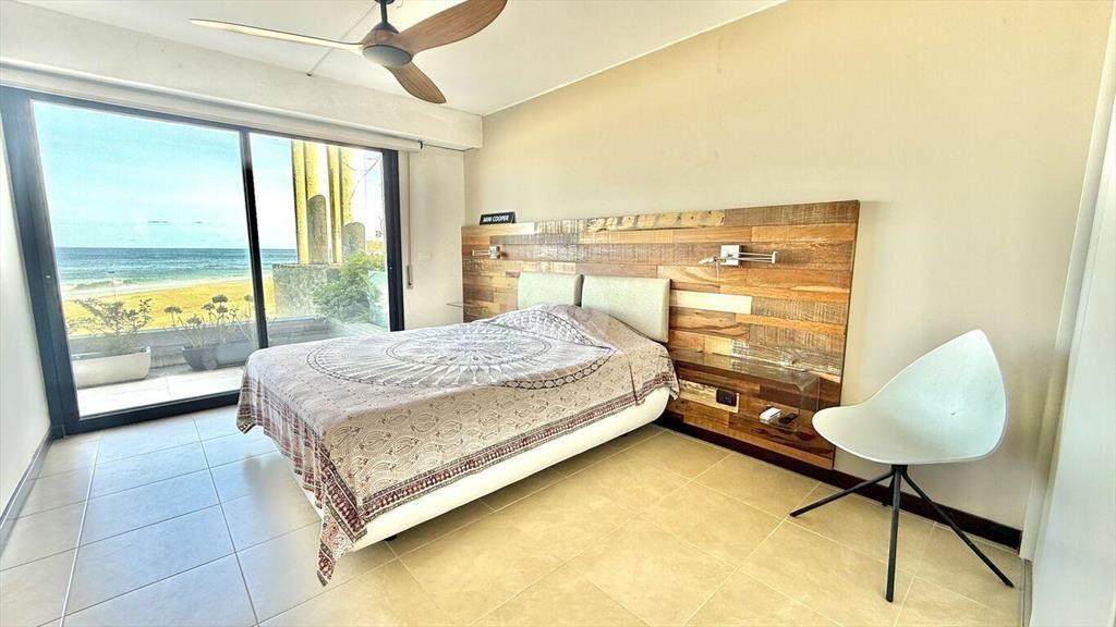 Penthouse frente al mar en el complejo Selenza, Punta del E
