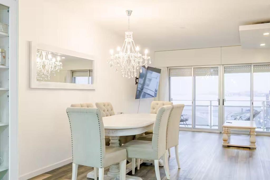 exclusivo Apartamento en venta con vista al mar frente a pl