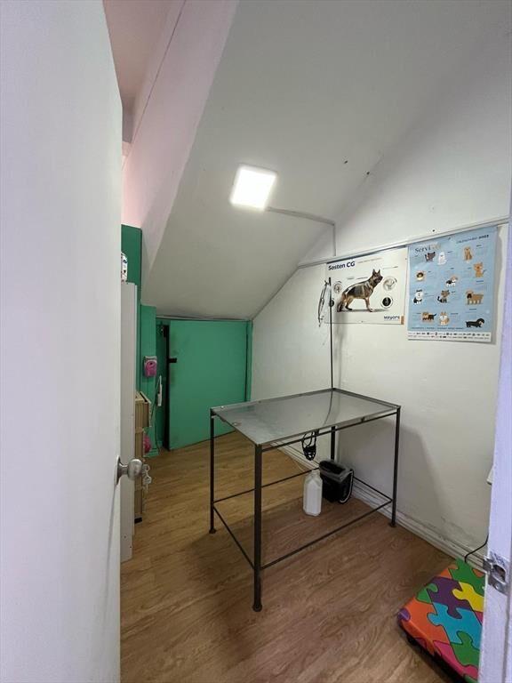 Venta de Casa de 10 Dormitorios con Local en Parque Rodó...