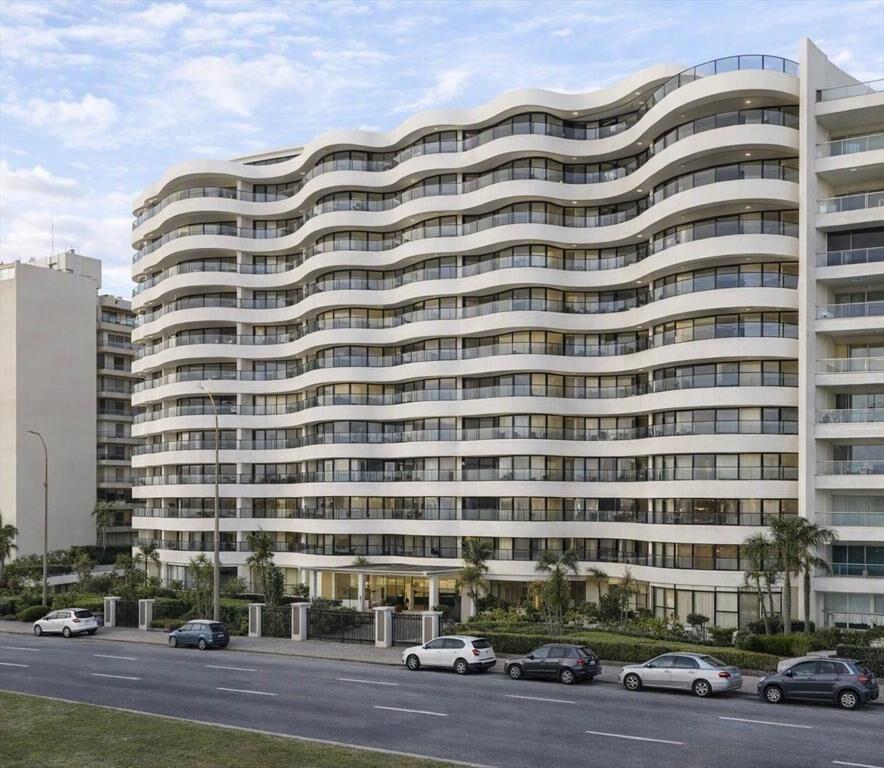 Venta Apartamento 3 dormitorios Garaje doble frente al mar