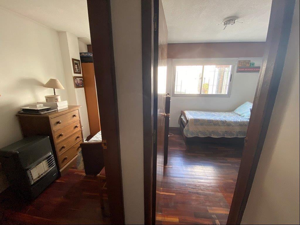 APARTAMENTO DE NIVEL EN 1ERA LINEA 3 DORMITORIOS GRAN PATIO