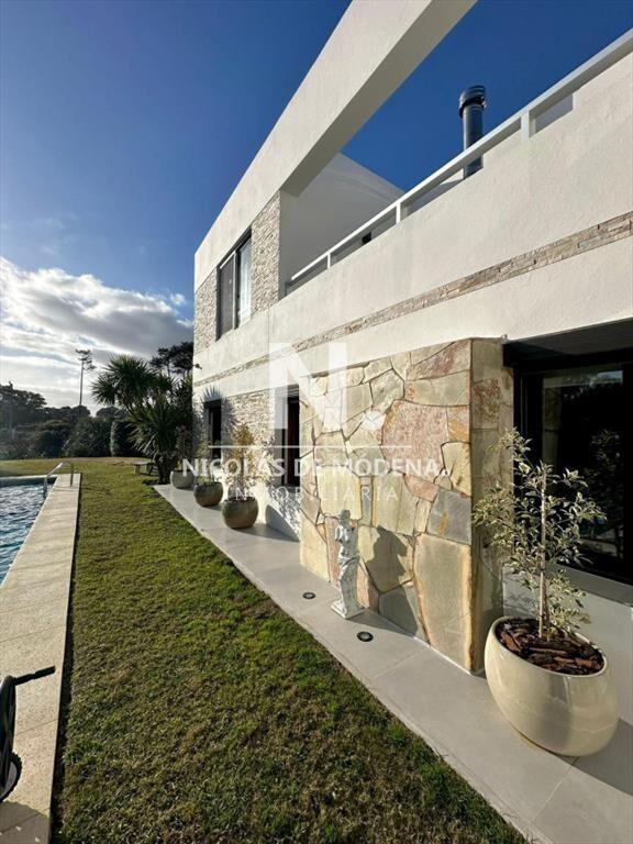 Vende casa de 4 dormitorios en Tio Tom, Punta