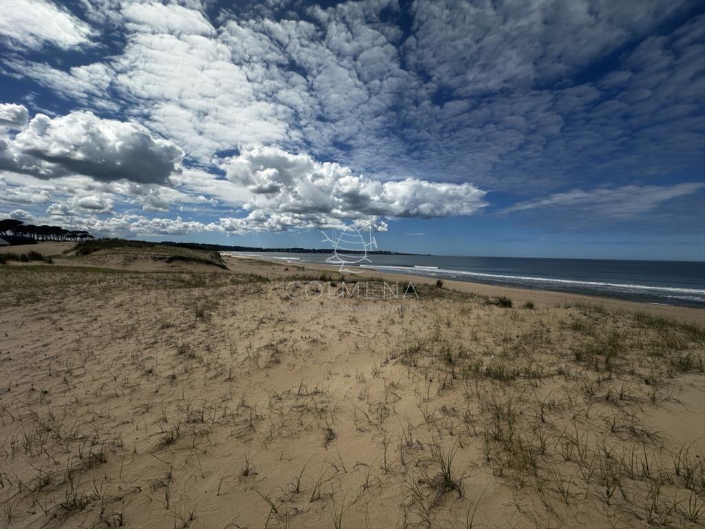 Venta en exclusiva terreno primera línea al mar