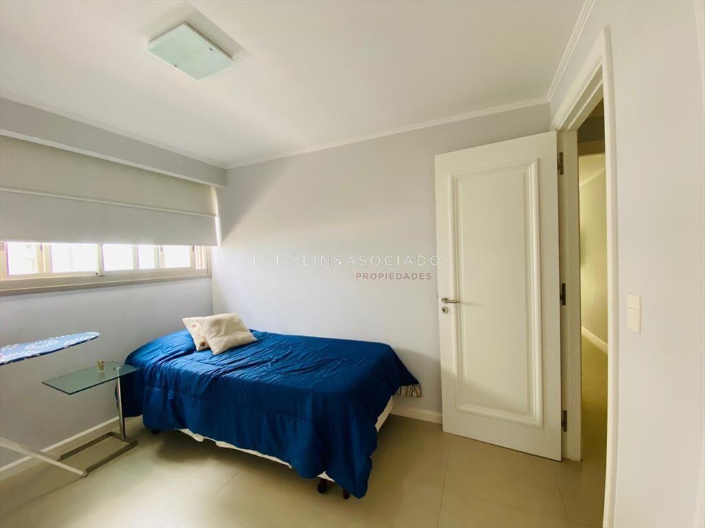 Apartamento en venta de 4 dormitorios en Torre