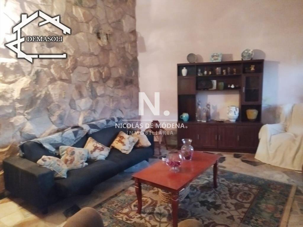 Se vende casa de gran porte, ubicada en la de la