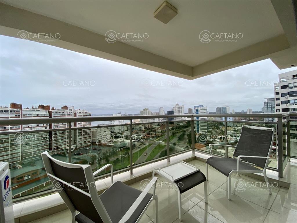 Alquiler invernal, apartamento 2 dormitorios. Playa brava,