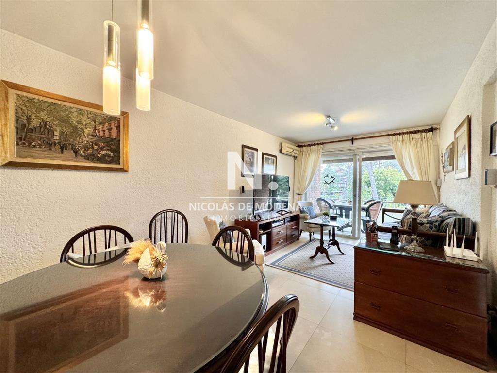 Apartamento reciclado en edifico Helios Punta Del