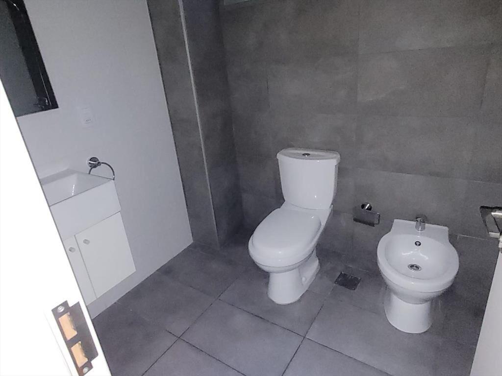 Apto nuevo, de 1 dorm, con cocchera, en moderno edificio, G