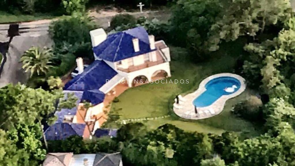Casa en venta de gran residencia a pasos de la playa Brava