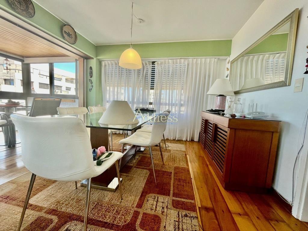 Hermoso apartamento sobre la Brava