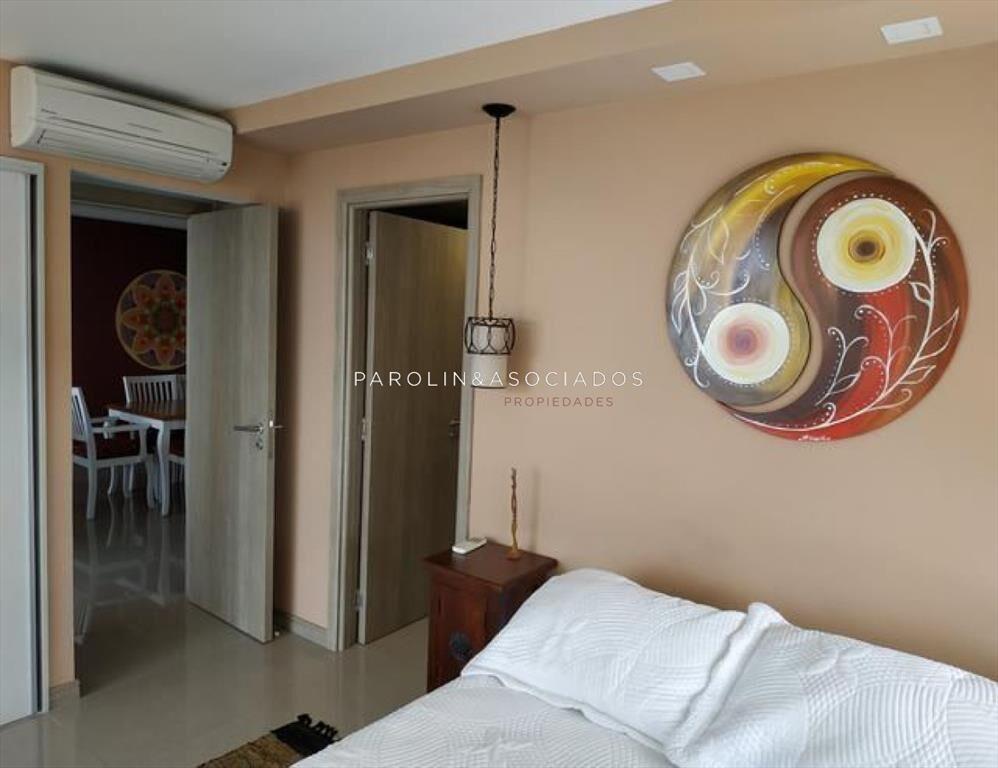 Apartamento en venta con vista a playa Brava, del