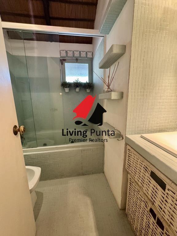 Hermosa casa con piscina en venta