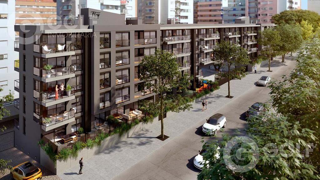 Venta apartamento de 2 dormitorios con amplia terraza en Tr