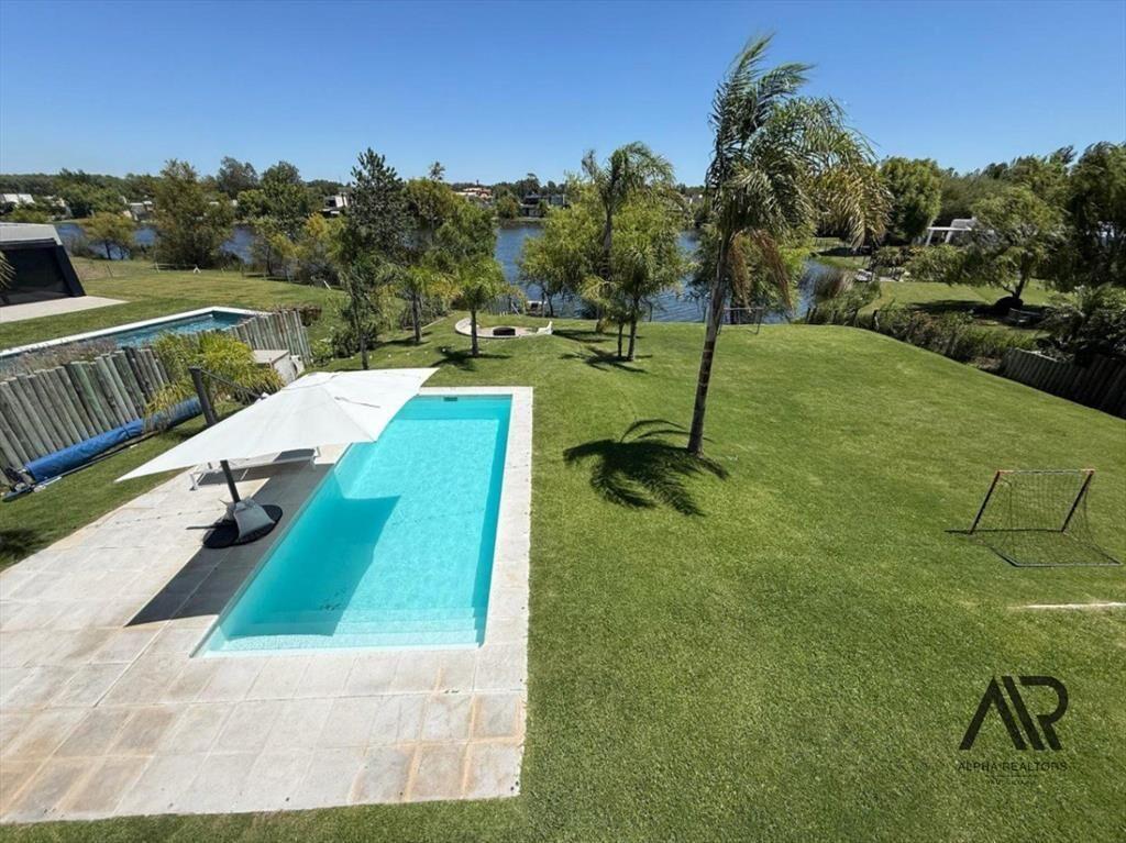 Casa en venta c/ cochera en Viñedos de la Tahona