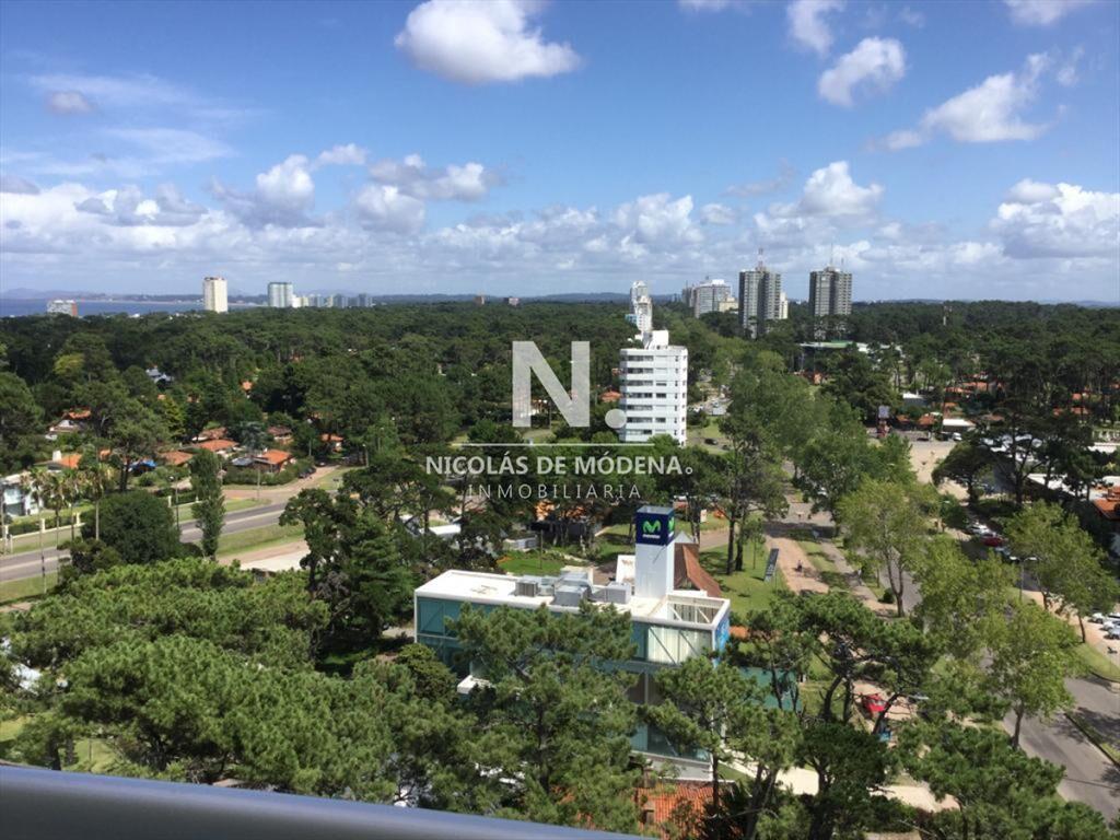 Apartamento de 2 dormitorios en Torre Amadeus con