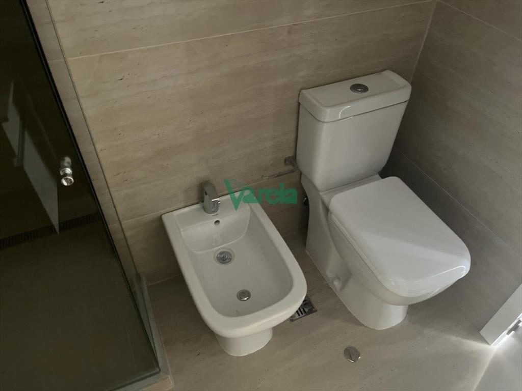 Venta apartamento Malvín 2dorm con parrillero,,