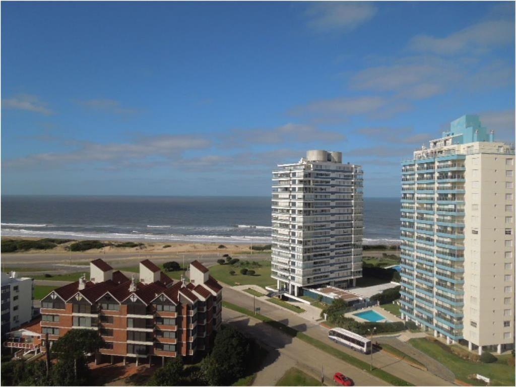 EXCELENTE DEPARTAMENTO CON VISTA INCREÍBLE AL MAR!!
