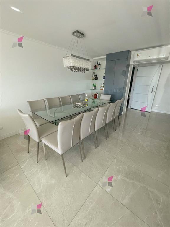 VENTA DE APARTAMENTO DE 3 DORMITORIOS Y SERVICIO