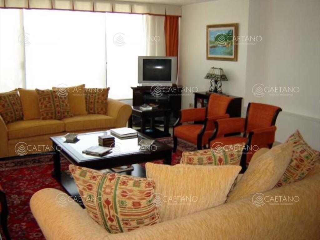 Venta apartamento 3 dormitorios más dependencia.