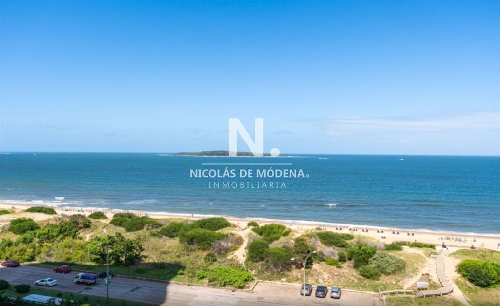En venta apartamento de 3 dormitorios con vista