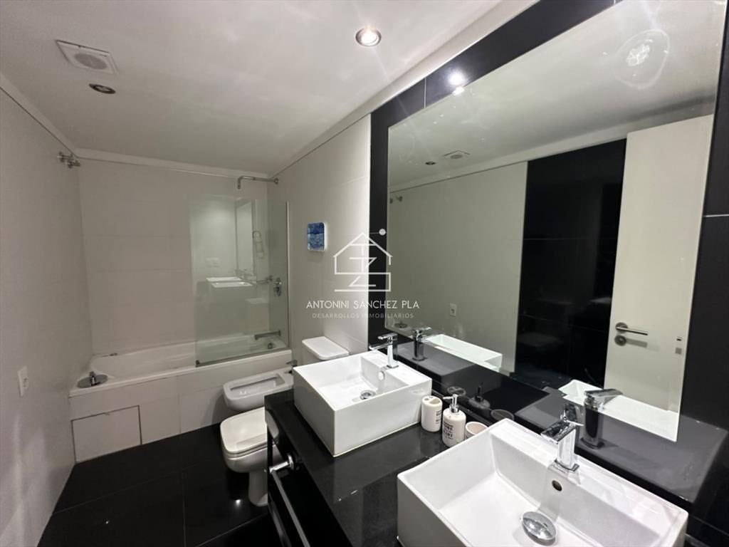 Venta apartamento tres dormitorios Punta del este