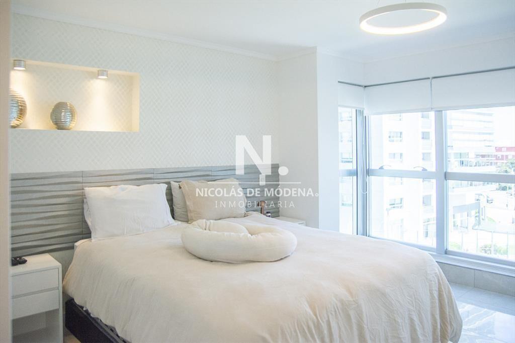 Vende departamento en Mansa de 3 dormitorios, con