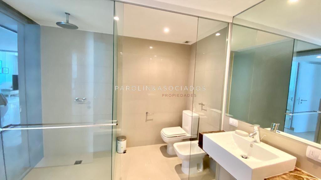 Apartamento en venta de 3 dormitorios en Tiburón