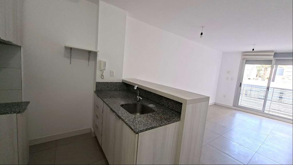 VENTA O ALQUILER POCITOS 2 DORMITORIOS 2 BAÑOS PISCINA GIMN