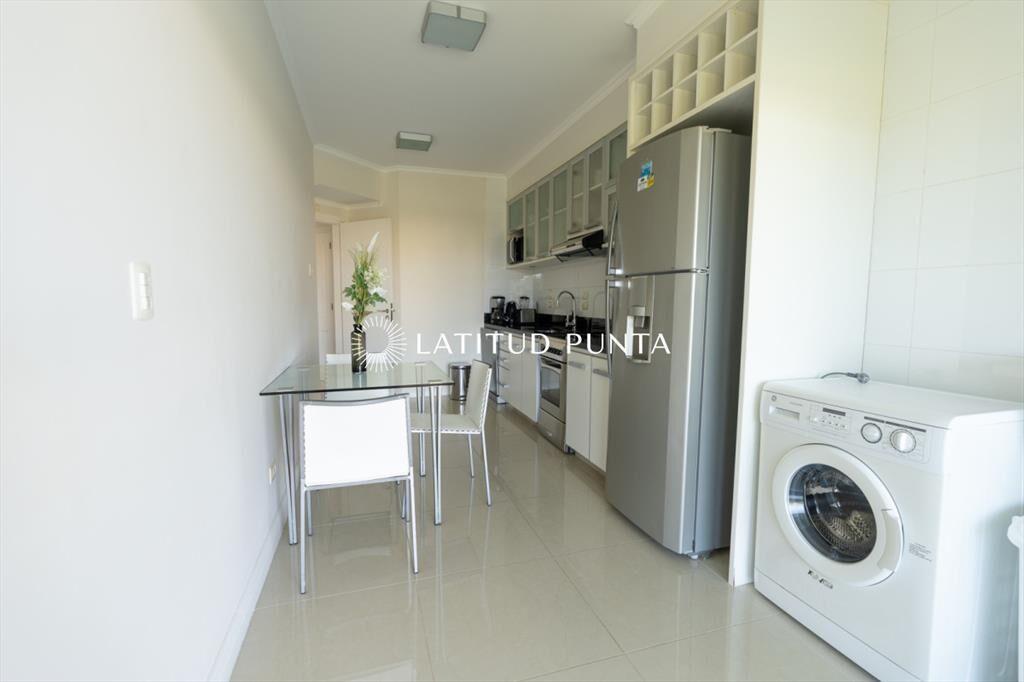 Apartamento en venta Playa Mansa 4 ambientes