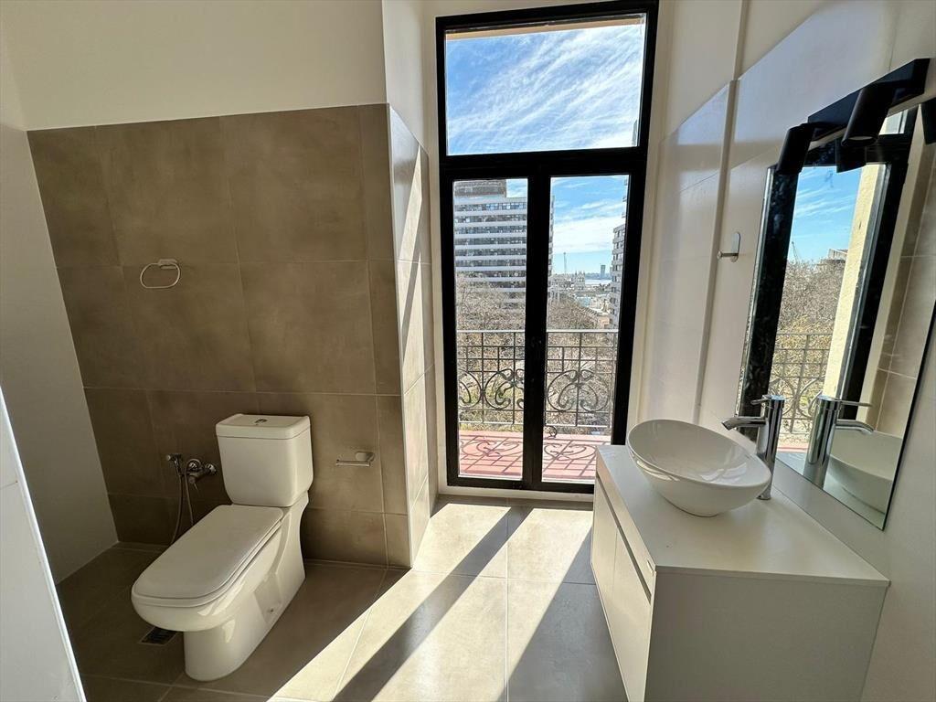 Loft frente a plaza Matriz, 38 M2, súper luminoso !!!