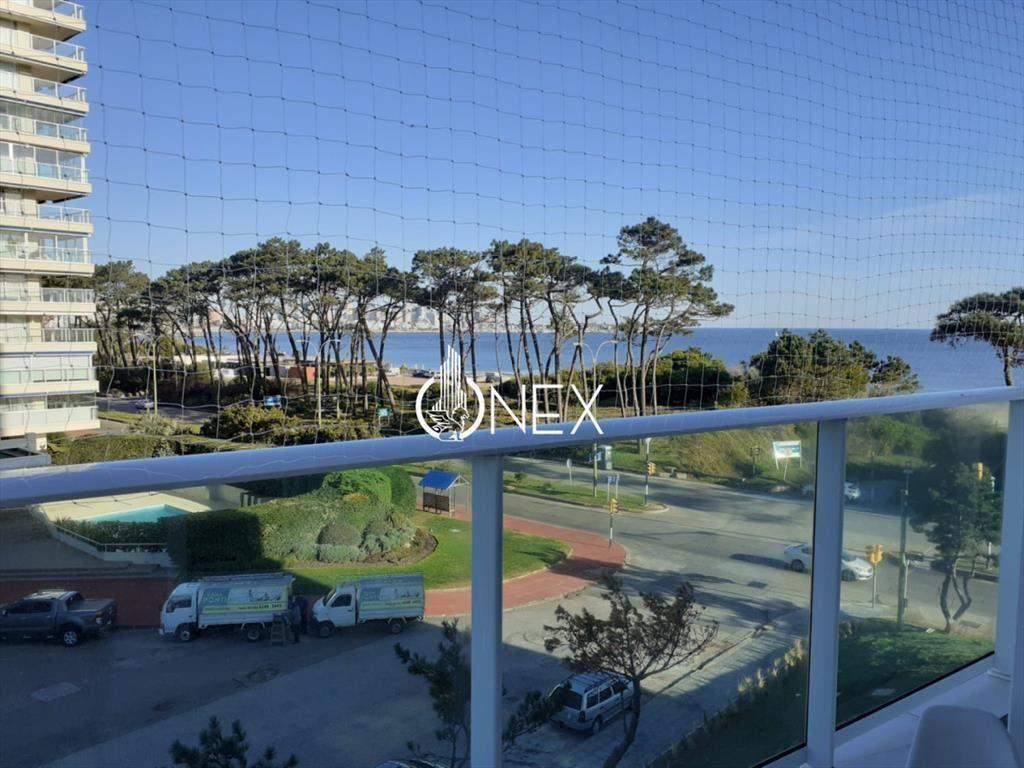 Venta apartamento de 2 dormitorios y 2 baños con