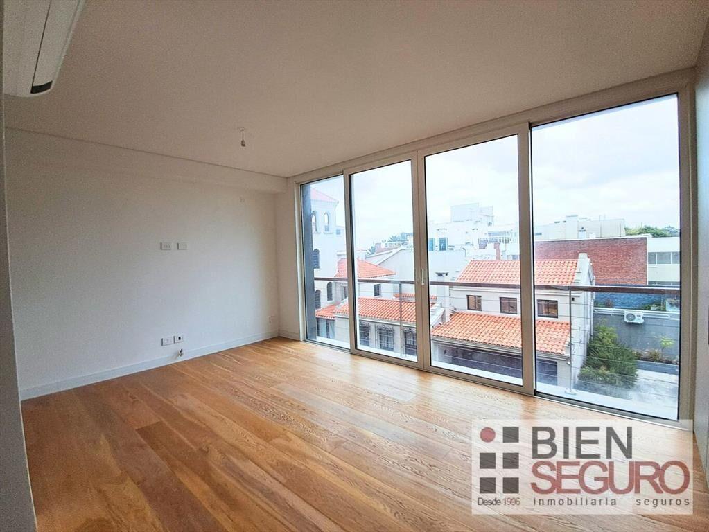 Apartamento de 2 dormitorios, a estrenar, en venta en Rbla