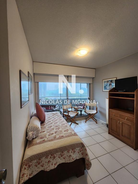 Vende apartamento de 2 dormitorios en Punta del